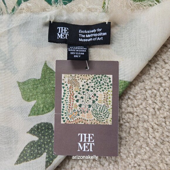 NWT The Met Tree of Life Scarf Modal/Cashmere Blend Square Quilting Museum - Picture 3 of 13